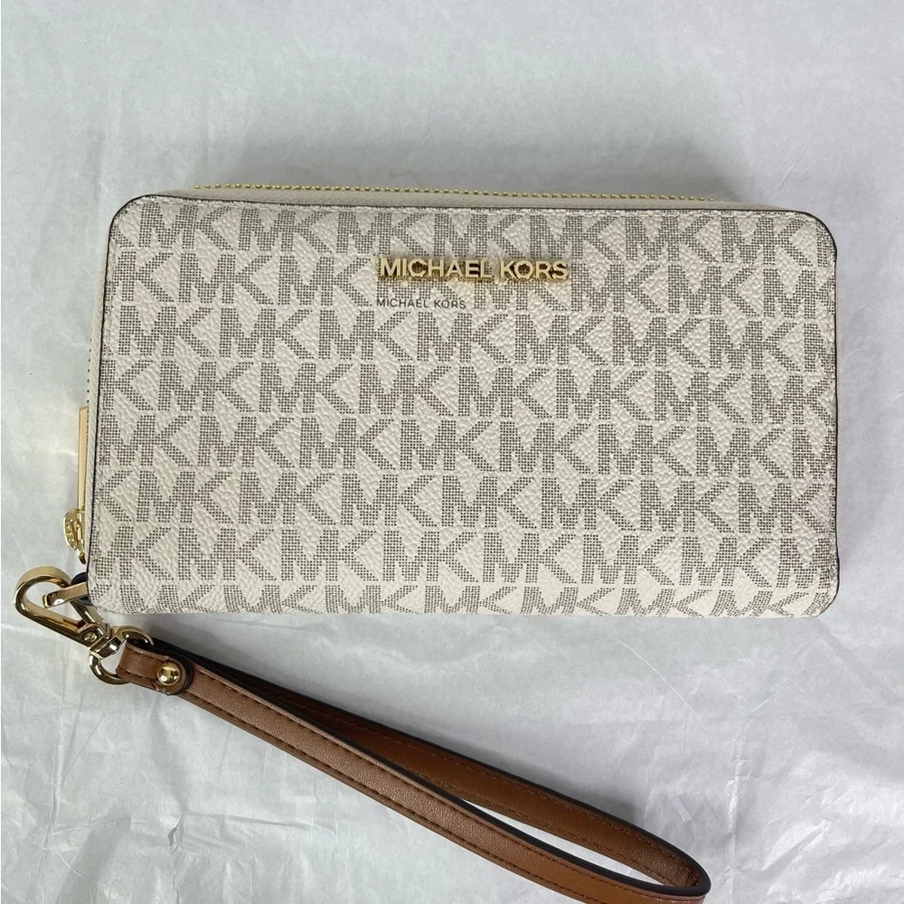 Michael Kors Jet Set Travel Vanilla MK Signature Large Flat MF Phone Case Wallet